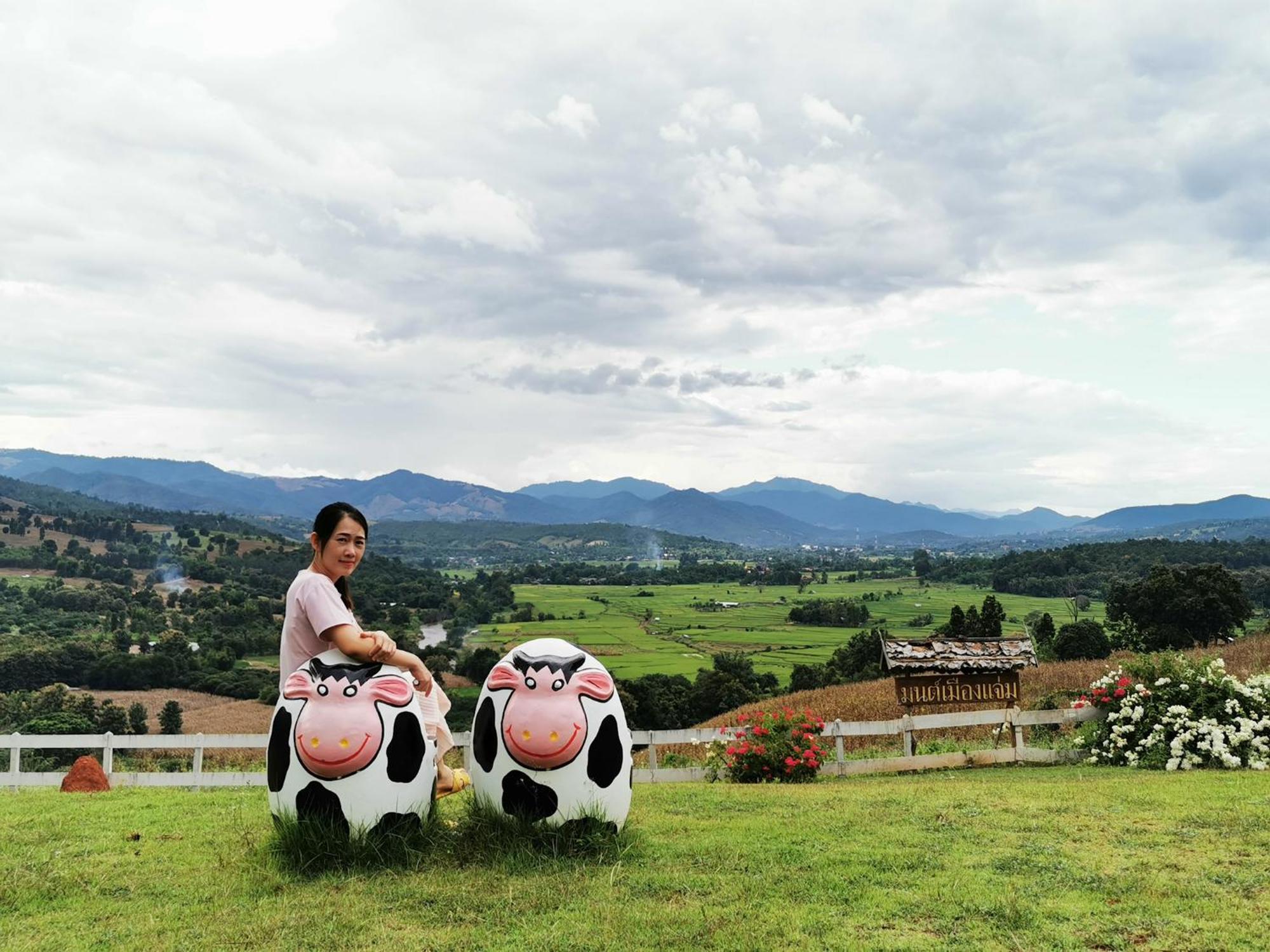 Hotel มนต์เมืองแจ่ม Mae Chaem Exteriér fotografie