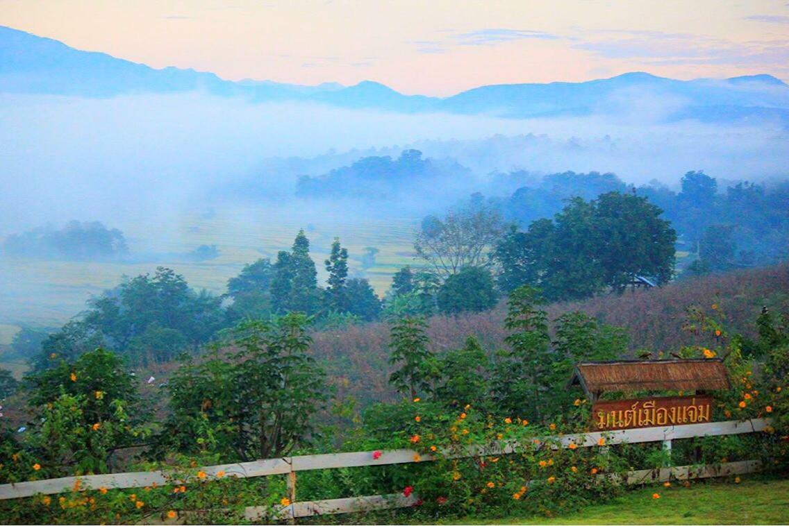 Hotel มนต์เมืองแจ่ม Mae Chaem Exteriér fotografie