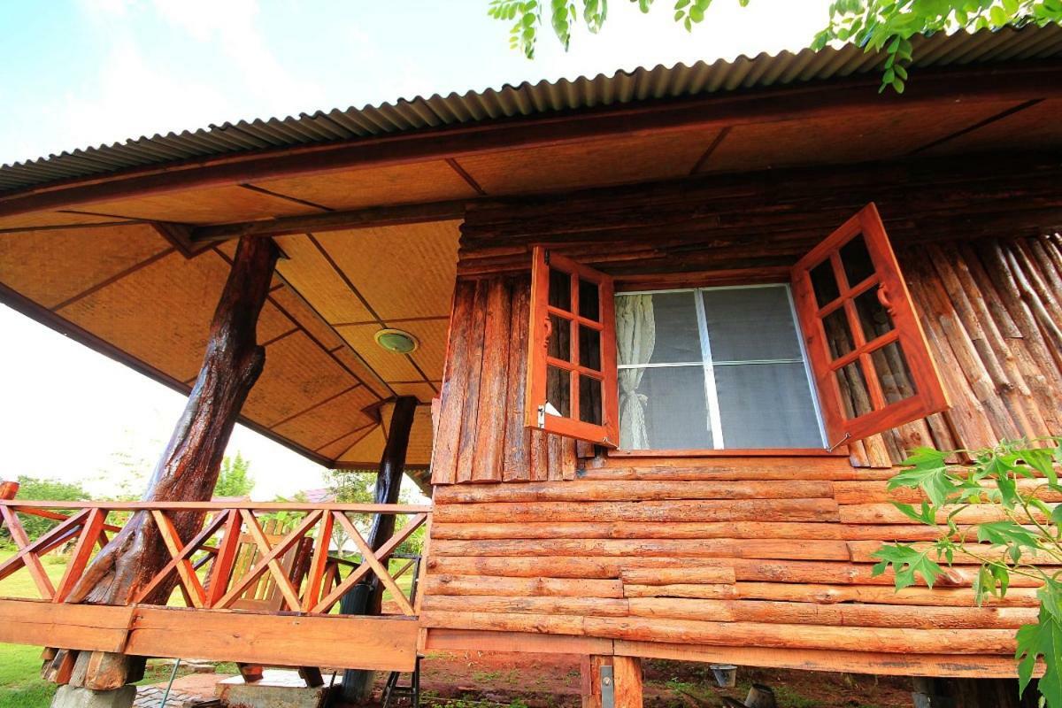 Hotel มนต์เมืองแจ่ม Mae Chaem Exteriér fotografie