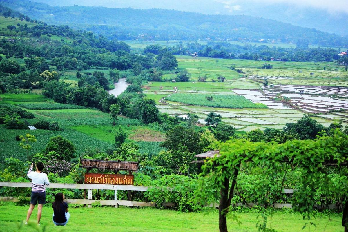 Hotel มนต์เมืองแจ่ม Mae Chaem Exteriér fotografie