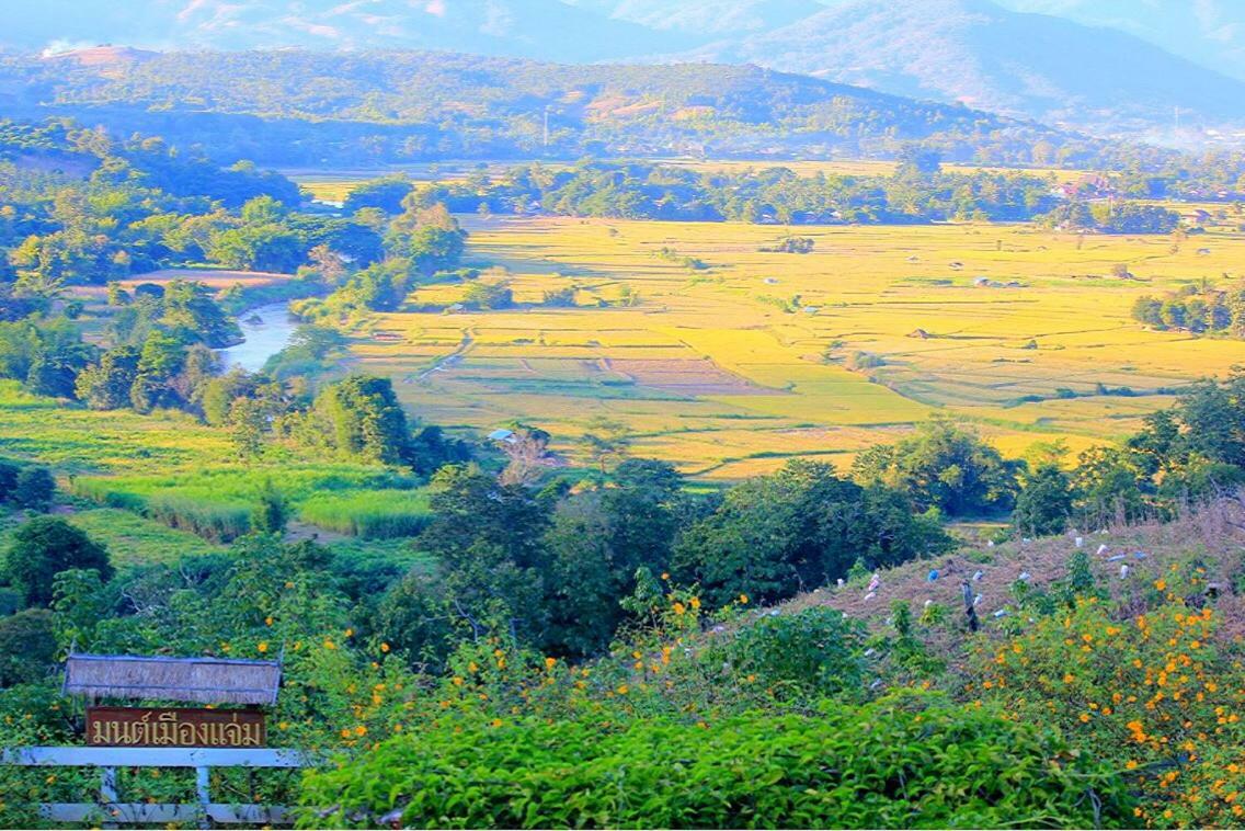 Hotel มนต์เมืองแจ่ม Mae Chaem Exteriér fotografie