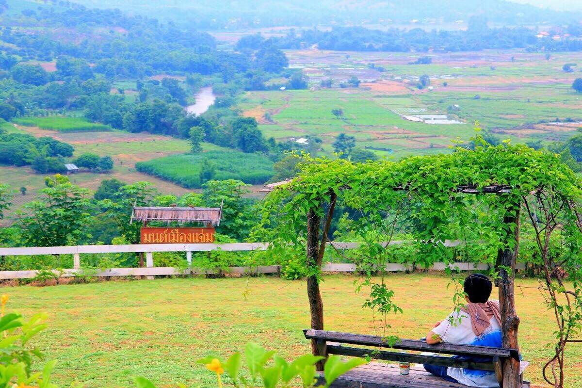 Hotel มนต์เมืองแจ่ม Mae Chaem Exteriér fotografie